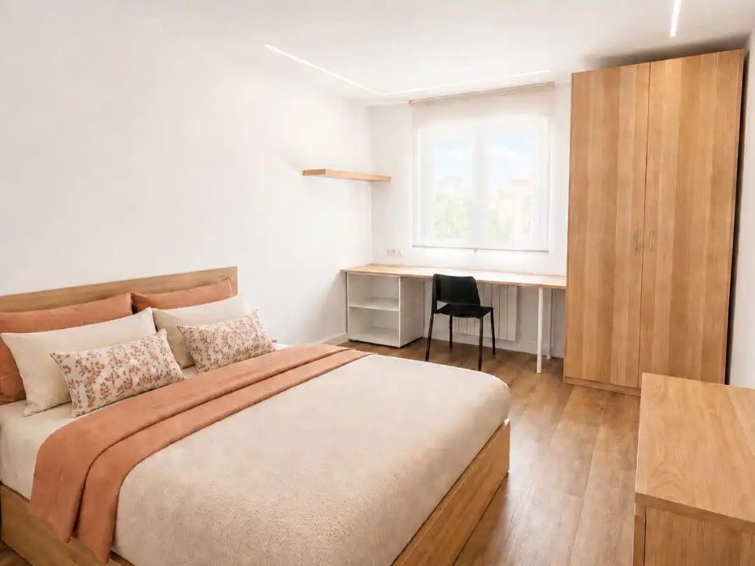 Habitación en Calle Pío del Río Hortega, 7, Huerta del Rey Habitación de Piso para compartir en Valladolid con Calefacción, Jardín privado y Parquet
