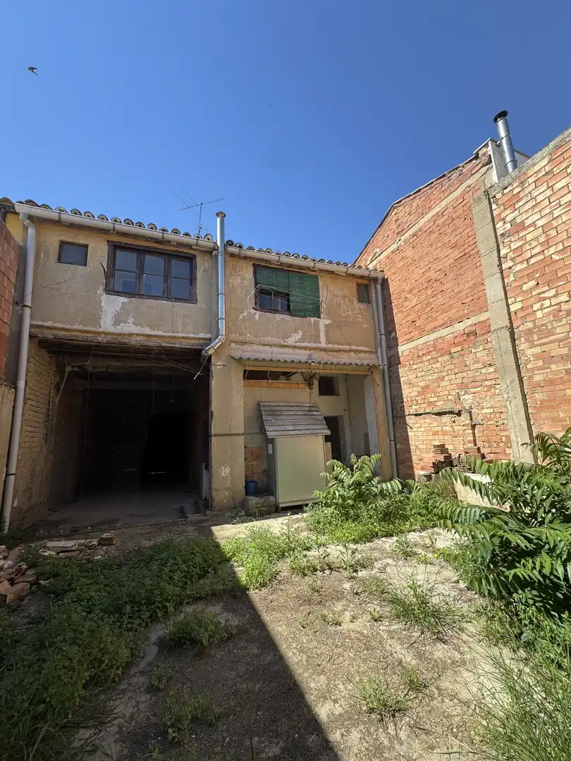 Casa adosada en venda a Calle Miguel Servet, 17, Gallur Vista exterior de Casa adosada en venda en Gallur amb Calefacció, Jardí privat i Traster