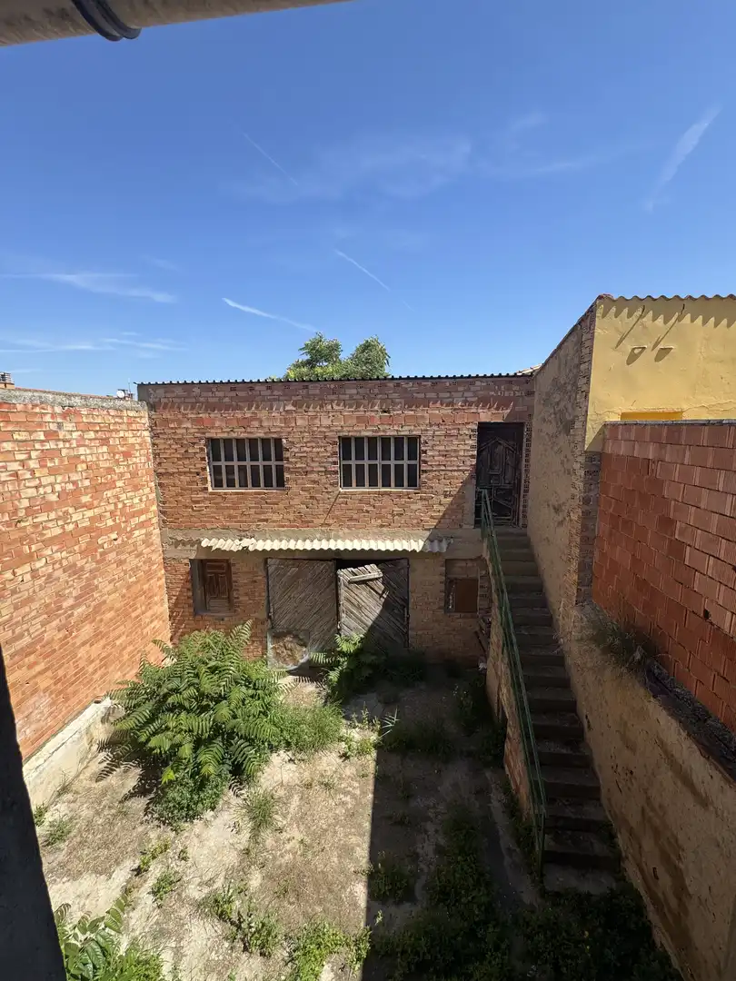 Casa adosada en venda a Calle Miguel Servet, 17, Gallur Vista exterior de Casa adosada en venda en Gallur amb Calefacció, Jardí privat i Traster