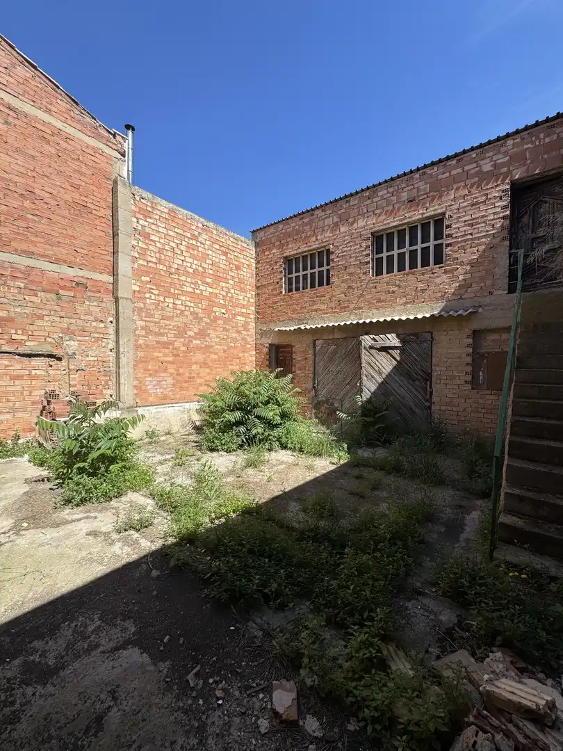Casa adosada en venda a Calle Miguel Servet, 17, Gallur Vista exterior de Casa adosada en venda en Gallur amb Calefacció, Jardí privat i Traster