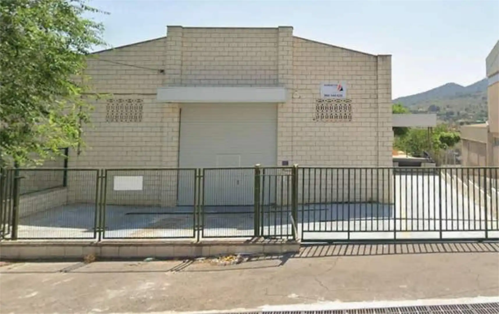 Fabrikhallen zur Miete in Zona Nord Außenansicht von Fabrikhallen zur Miete in Alcoy / Alcoi