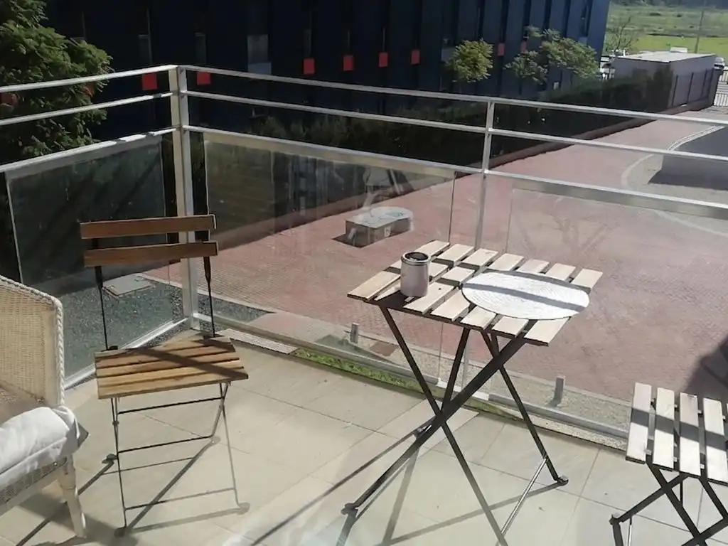 Flat for rent in Calle Periodista Juan Tribuna, 1, Colores - Entreparques Terrace of Flat for rent in Sevilla with Air Conditioner, Terrace and Furnished