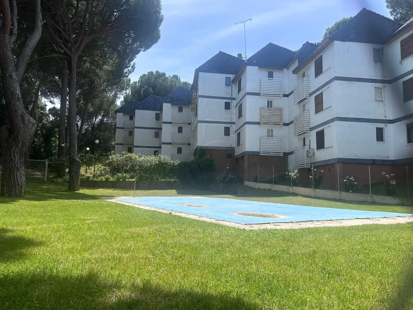 Vista exterior de Apartamento en venta en San Martín de Valdeiglesias con Calefacción, Piscina y Amueblado