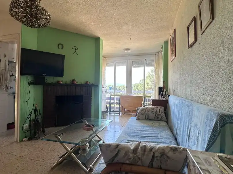 Sala de estar de Apartamento en venta en San Martín de Valdeiglesias con Calefacción, Piscina y Amueblado