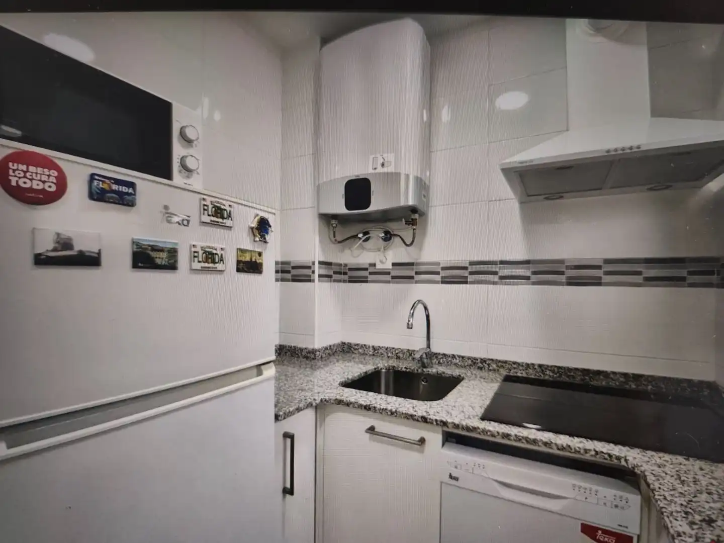 Apartamento de alquiler en Calle República de Colombia, 18, Zona Playa Cocina de Apartamento de alquiler en Laredo con Amueblado y Parking comunitario