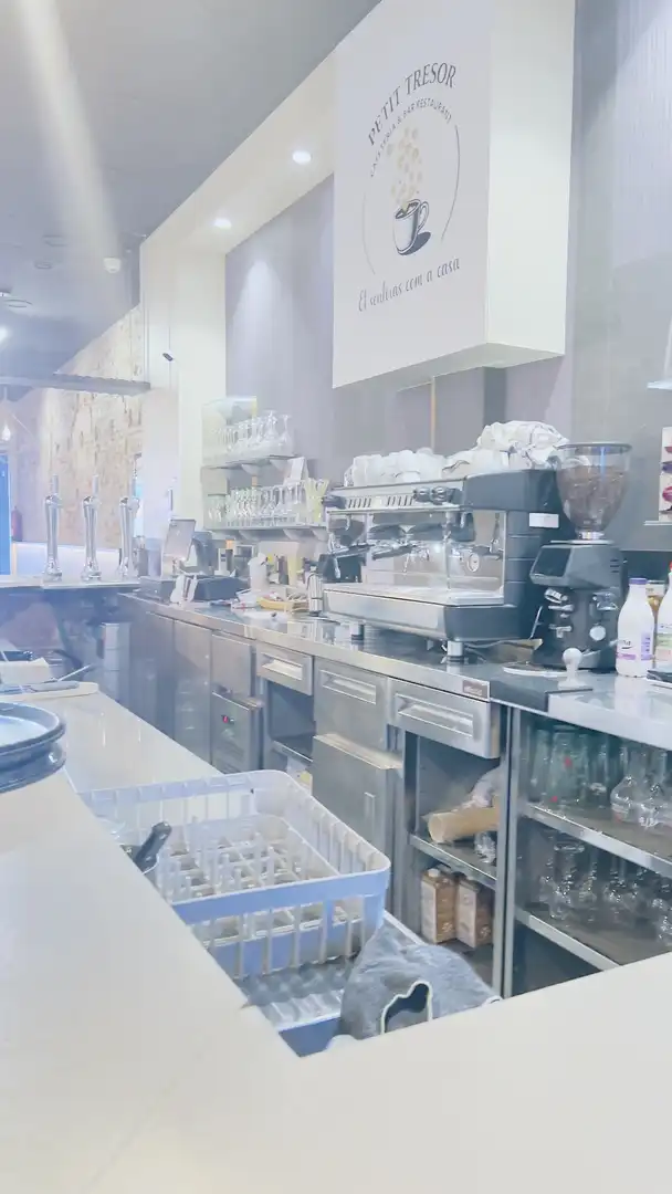Local en traspaso en Plaça del Marquès de Camps, 14, Eixample Nord Cocina de Local en traspaso en Girona con Aire acondicionado