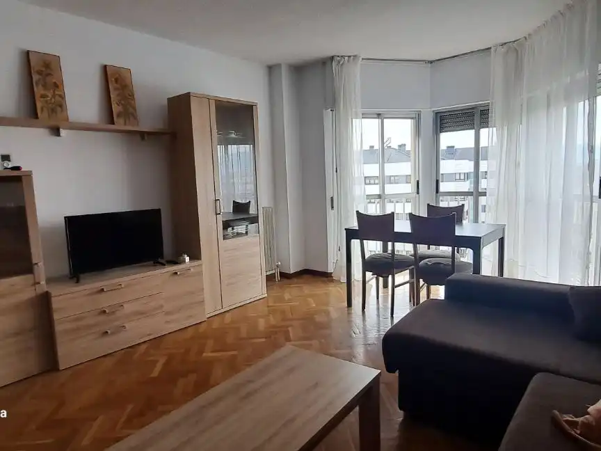 Sala de estar de Piso de alquiler en  Pamplona / Iruña con Aire acondicionado, Calefacción y Parquet