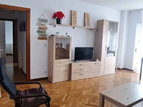 Sala de estar de Piso de alquiler en  Pamplona / Iruña con Aire acondicionado, Calefacción y Parquet