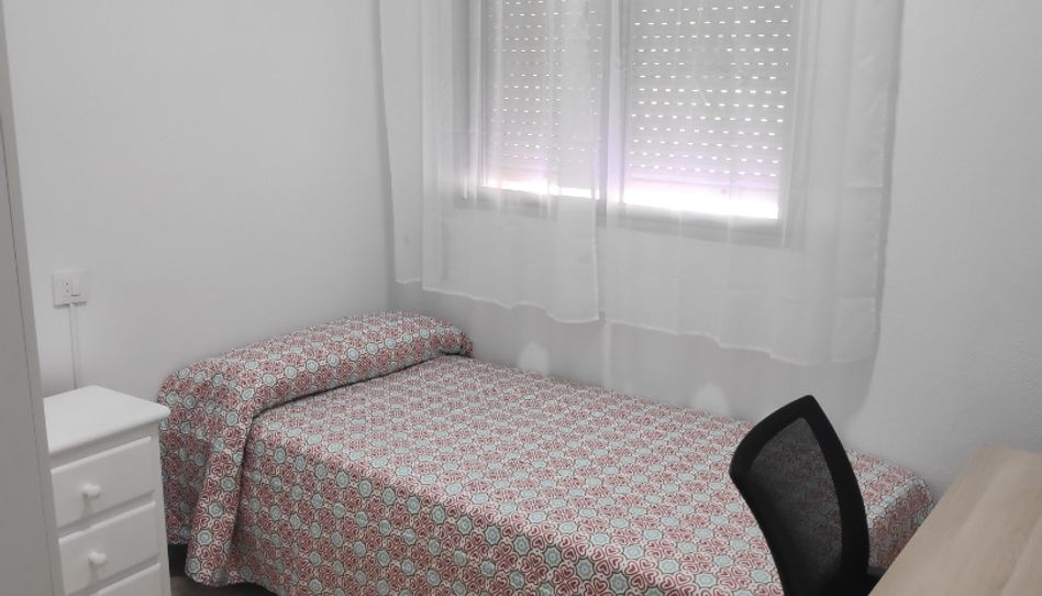 Room in Avenida de la Banqueta, 61, Santa Bárbara - Ciudad Deportiva, La Línea de la Concepción - image 1 Photo 1 of Room in Avenida de la Banqueta, 61, Santa Bárbara - Ciudad Deportiva, La Línea de la Concepción