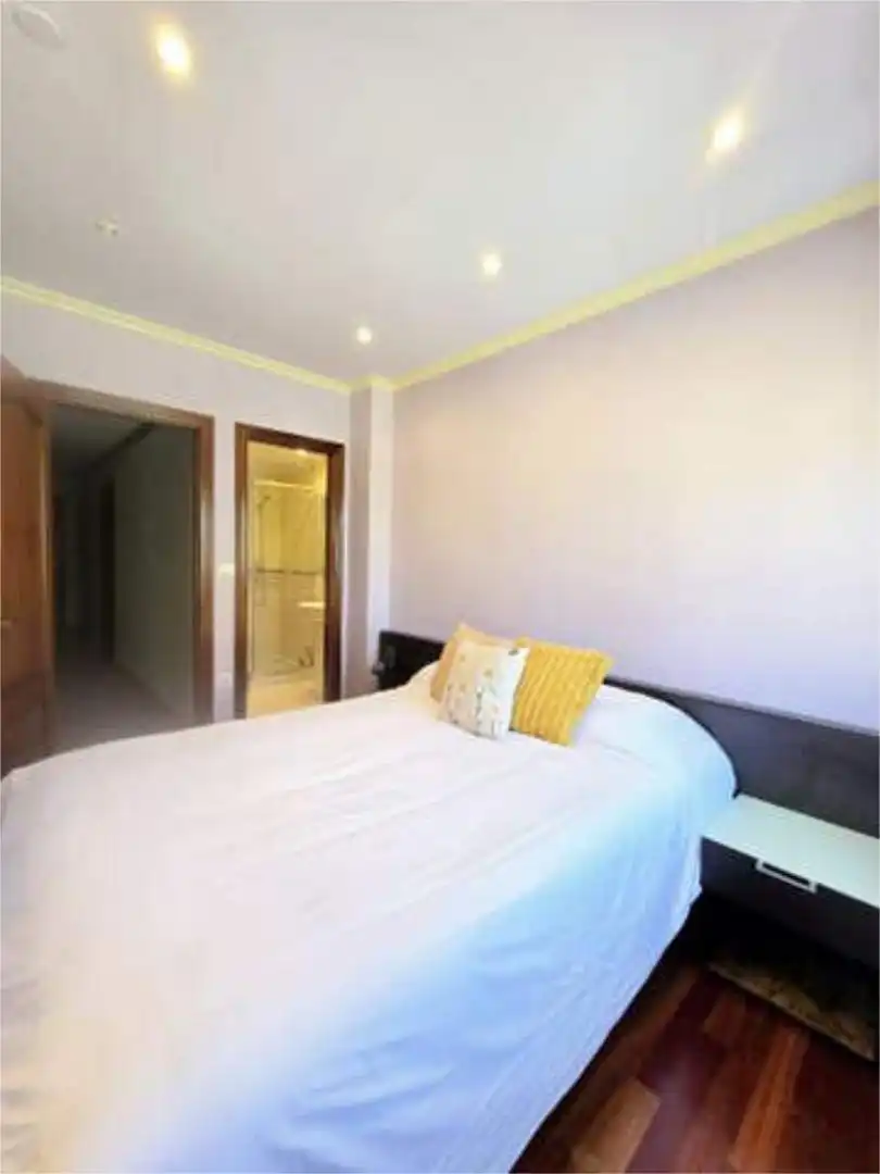 Habitación de Piso de alquiler en Tapia de Casariego con Calefacción, Terraza y Amueblado