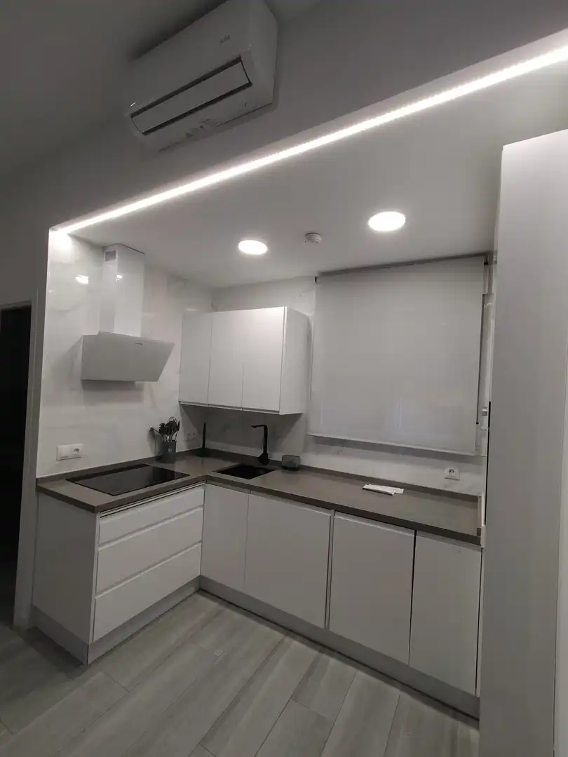 Apartments for sale in Calle Gruta de Las Maravillas, 29, Urbadiez - Entrepuentes Kitchen of Apartments for sale in Sevilla with Air Conditioner and Furnished