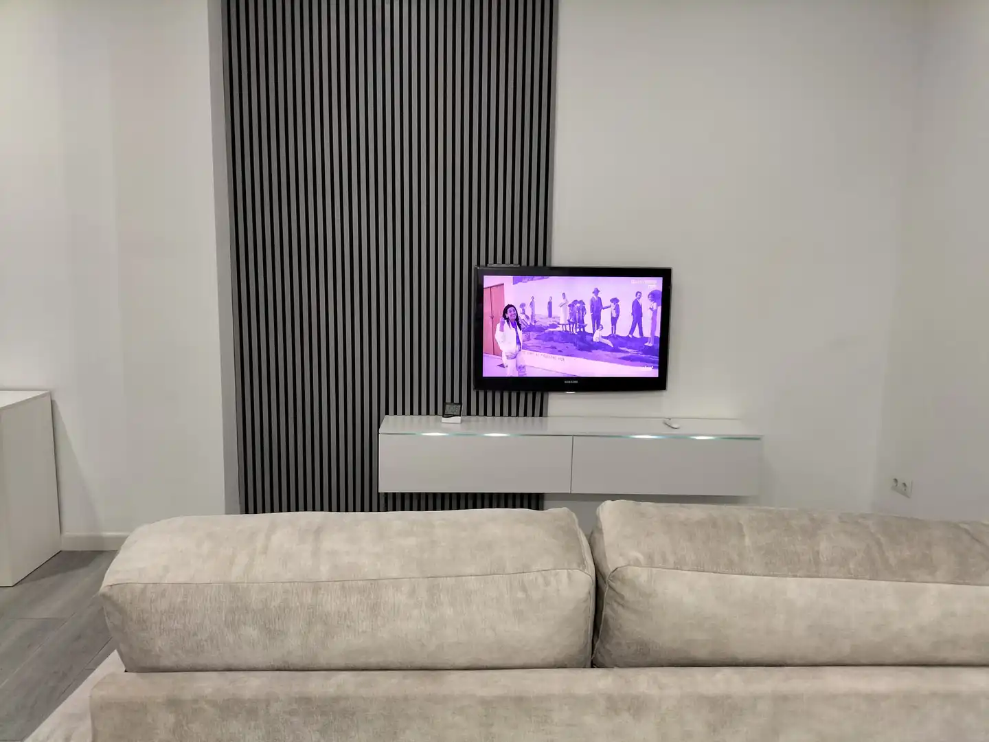 Apartments for sale in Calle Gruta de Las Maravillas, 29, Urbadiez - Entrepuentes Living room of Apartments for sale in Sevilla with Air Conditioner and Furnished
