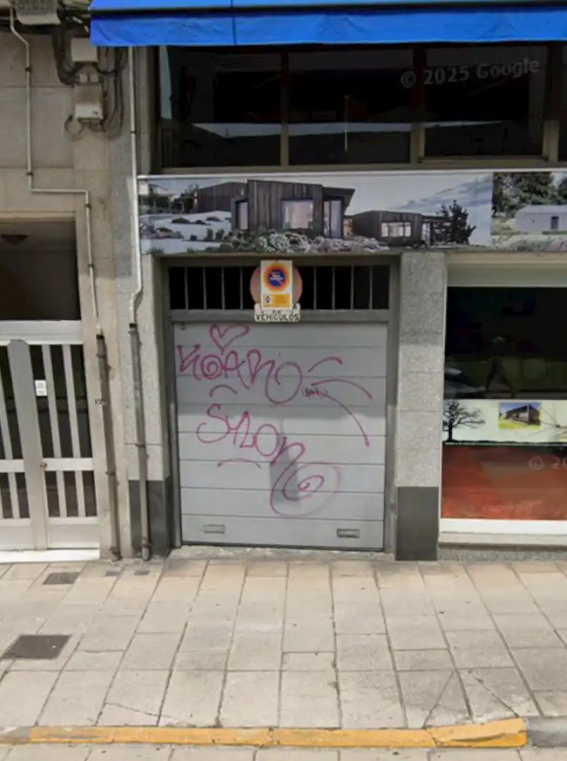 Garatge de lloguer a Ronda da Muralla, 127, A Milagrosa Garatge de lloguer en Lugo
