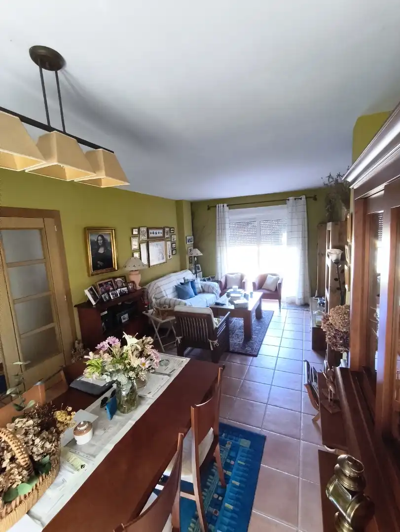 Casa adosada en venda a Calle del Enebro, 5, Fresnedillas de la Oliva Sala d'estar de Casa adosada en venda en Fresnedillas de la Oliva amb Calefacció, Jardí privat i Terrassa