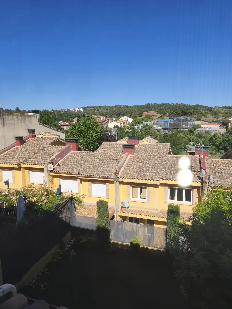 Casa adosada en venda a Calle del Enebro, 5, Fresnedillas de la Oliva Vista exterior de Casa adosada en venda en Fresnedillas de la Oliva amb Calefacció, Jardí privat i Terrassa