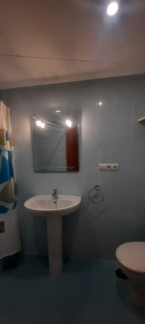 Baño de Piso de alquiler en Ronda con Aire acondicionado, Amueblado y Balcón