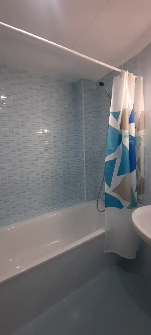 Baño de Piso de alquiler en Ronda con Aire acondicionado, Amueblado y Balcón