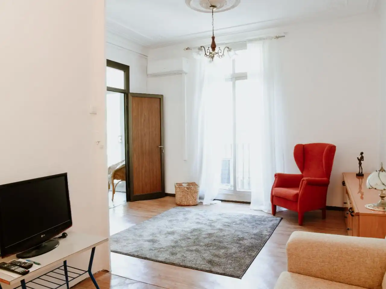 Piso en venta en Gran Via de Les Corts Catalanes, 516, Sant Antoni Sala de estar de Piso en venta en Barcelona Capital con Aire acondicionado y Balcón