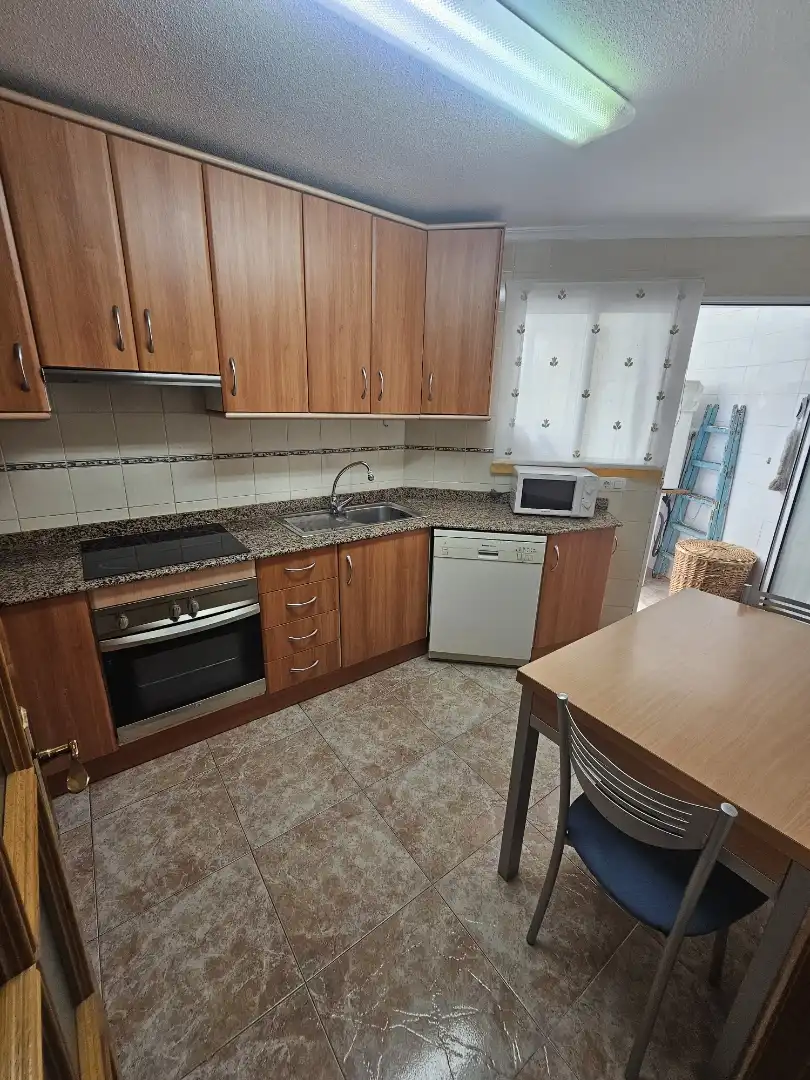 Piso de alquiler en Calle Altea, 11, Pilar de la Horadada ciudad Cocina de Piso de alquiler en Pilar de la Horadada con Aire acondicionado, Terraza y Amueblado
