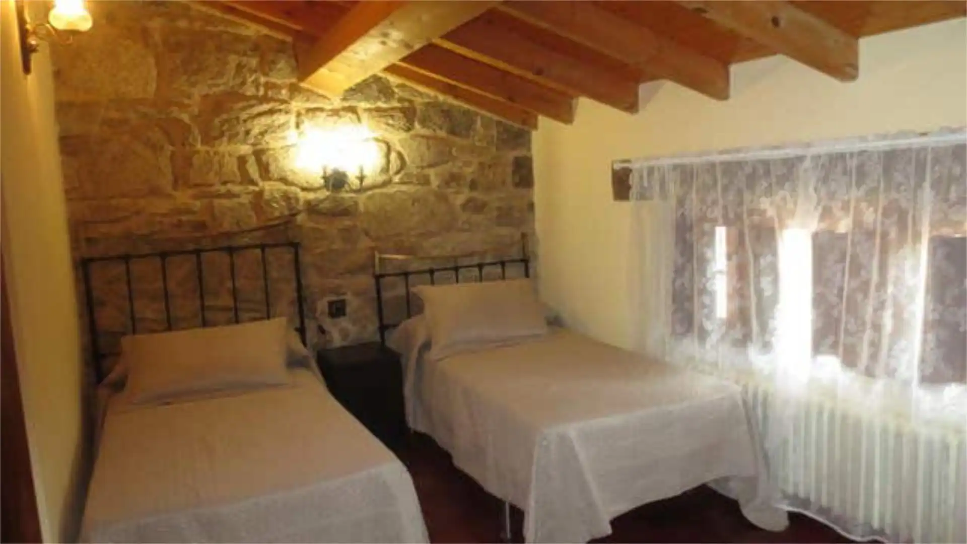 Habitación de Casa o chalet de alquiler en Moralina con Calefacción, Jardín privado y Amueblado