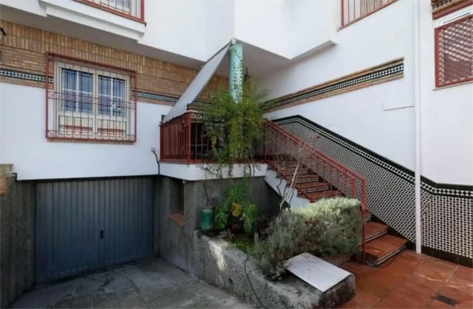 Vista exterior de Casa o xalet en venda en  Granada Capital amb Terrassa
