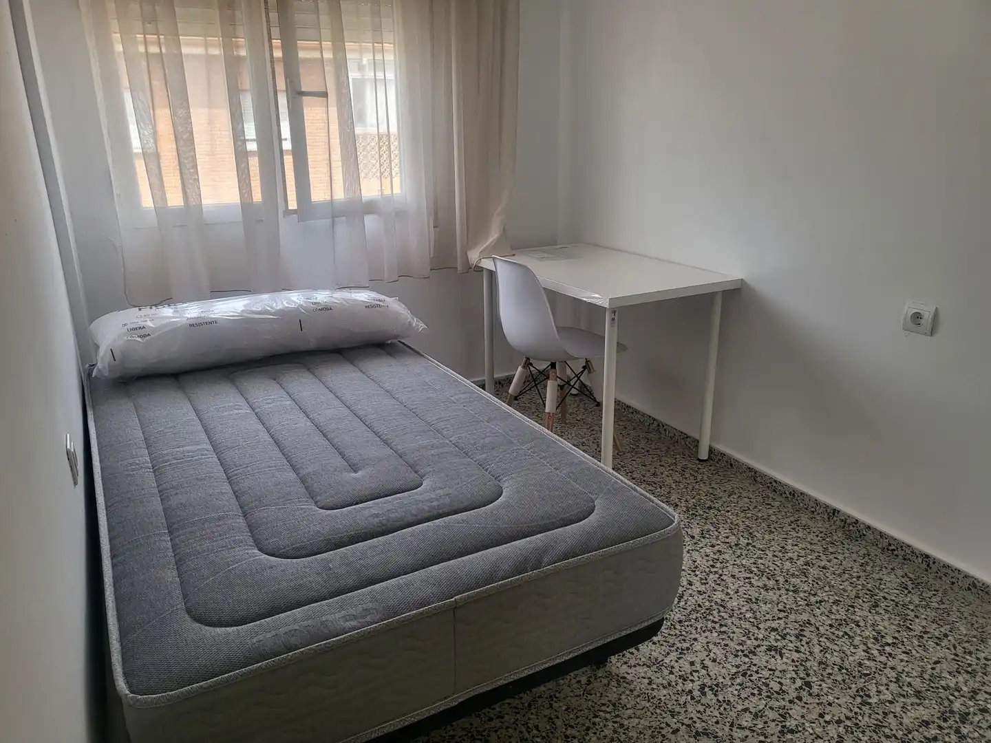 Flat for rent in Avenida de Virgilio, 13, Cerrillo de Maracena - Periodistas Bedroom of Flat for rent in Granada with Air Conditioner, Furnished and Balcony