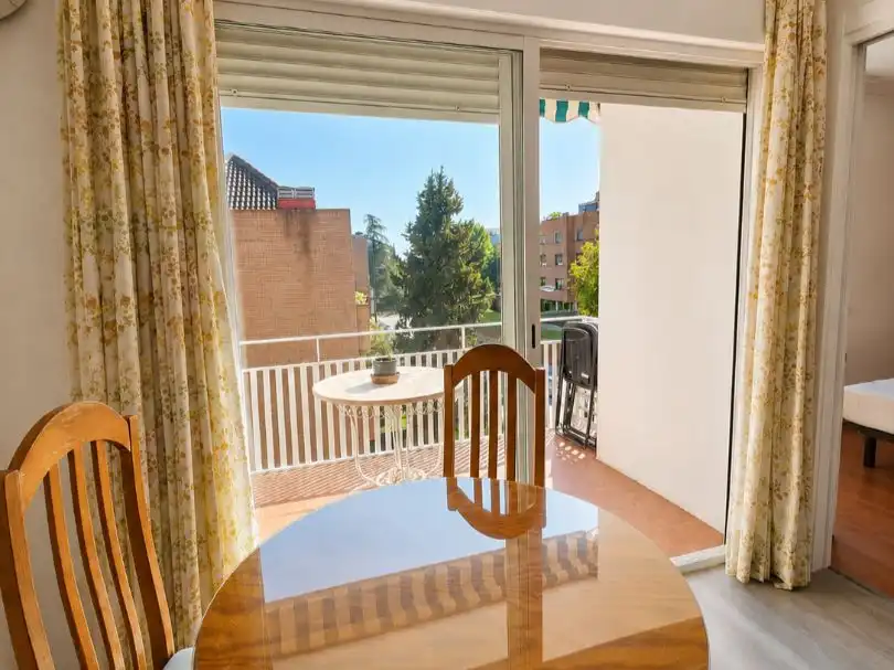 Piso en venta en Calle de Pilar Cavero, 6, San Pascual Terraza de Piso en venta en Madrid con Aire acondicionado, Calefacción y Jardín privado