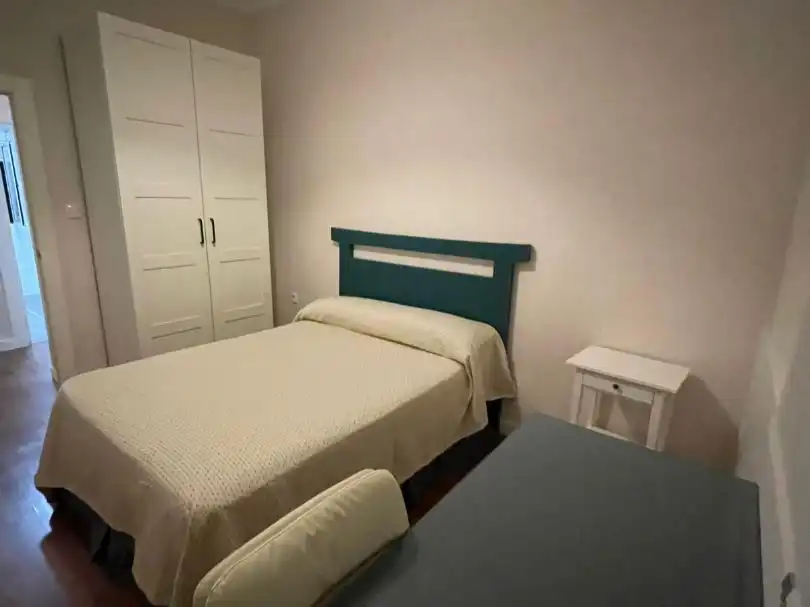 Flat for rent in Calle Linares, 6, Avda de Madrid - Pº de la Estación Bedroom of Flat for rent in Jaén with Air Conditioner, Parquet flooring and Furnished