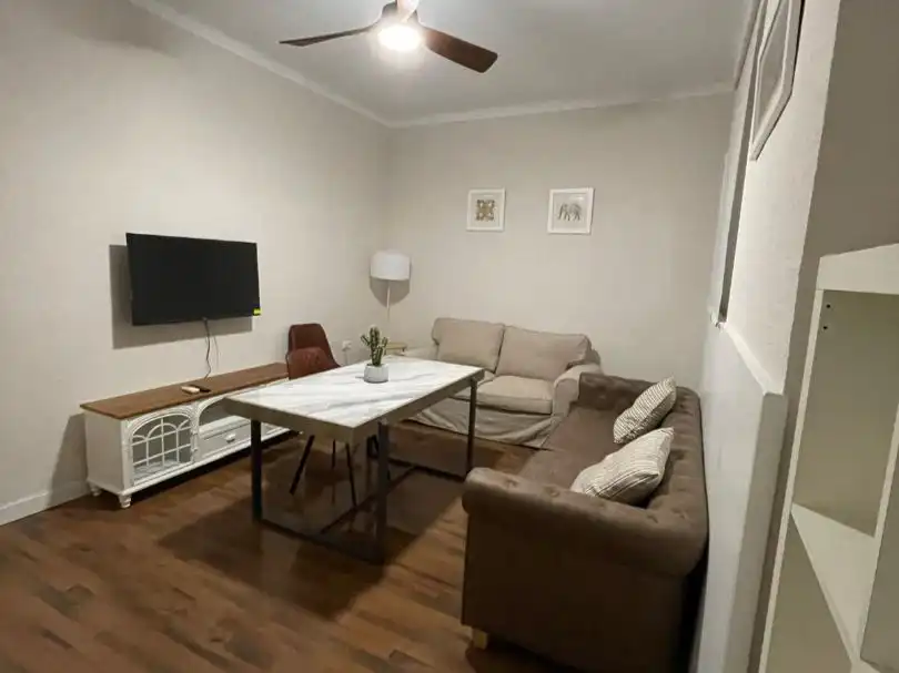 Flat for rent in Calle Linares, 6, Avda de Madrid - Pº de la Estación Living room of Flat for rent in Jaén with Air Conditioner, Parquet flooring and Furnished