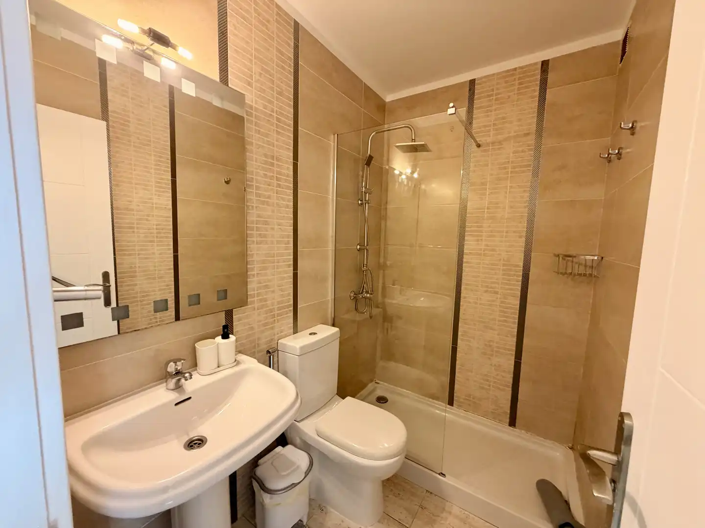 Maisonette zum Verkauf in Calle Helsinki, 4, Playa del Duque Badezimmer von Maisonette zum Verkauf in Adeje mit Klimaanlage, Heizung und Privatgarten