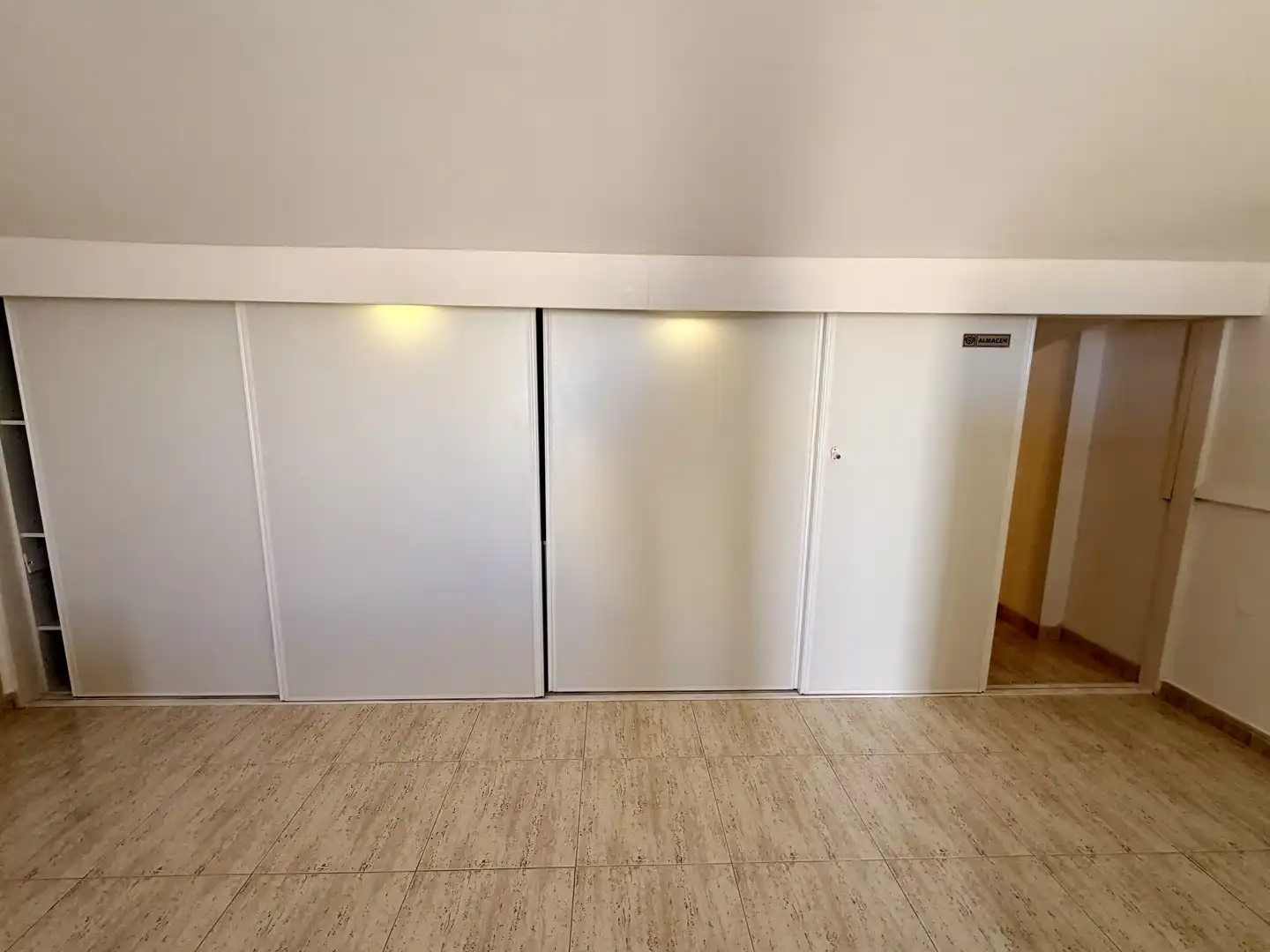 Maisonette zum Verkauf in Calle Helsinki, 4, Playa del Duque Maisonette zum Verkauf in Adeje mit Klimaanlage, Heizung und Privatgarten