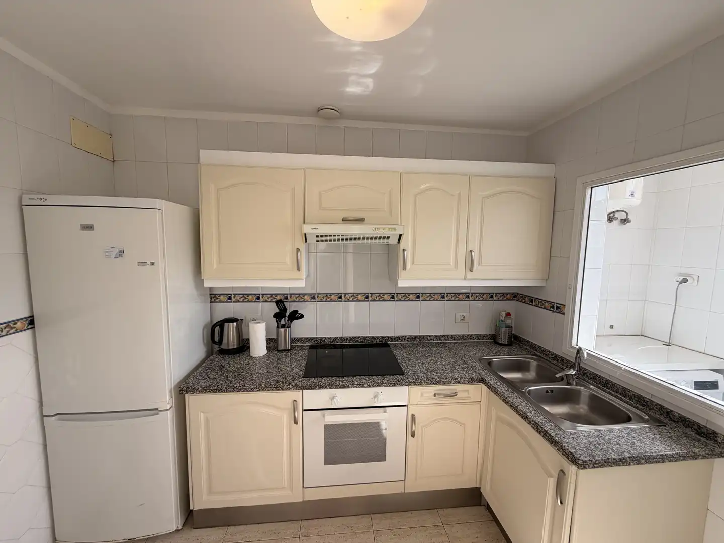 Maisonette zum Verkauf in Calle Helsinki, 4, Playa del Duque Küche von Maisonette zum Verkauf in Adeje mit Klimaanlage, Heizung und Privatgarten