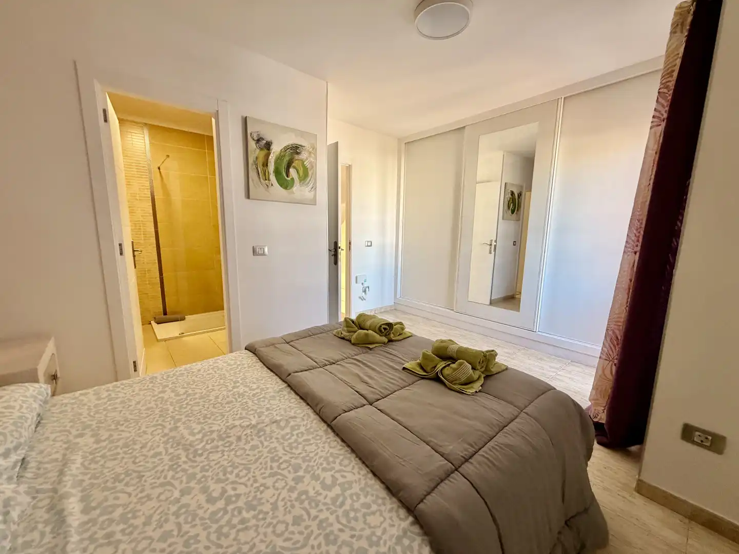 Maisonette zum Verkauf in Calle Helsinki, 4, Playa del Duque Schlafzimmer von Maisonette zum Verkauf in Adeje mit Klimaanlage, Heizung und Privatgarten