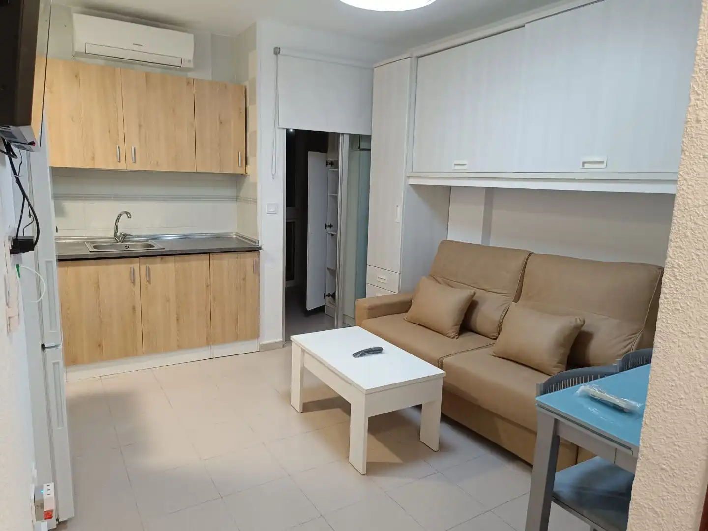 Apartament de lloguer a Avenida del Mediterráneo, 30, Gaspar Perelló Sala d'estar de Apartament de lloguer en Torrevieja amb Aire condicionat, Terrassa i Moblat