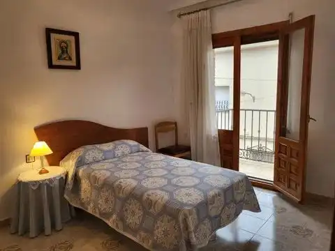 Einfamilien-Reihenhaus zum Verkauf in Calle Jardines, 1, Corral de Almaguer Schlafzimmer von Einfamilien-Reihenhaus zum Verkauf in Corral de Almaguer mit Heizung, Terrasse und Möbliert