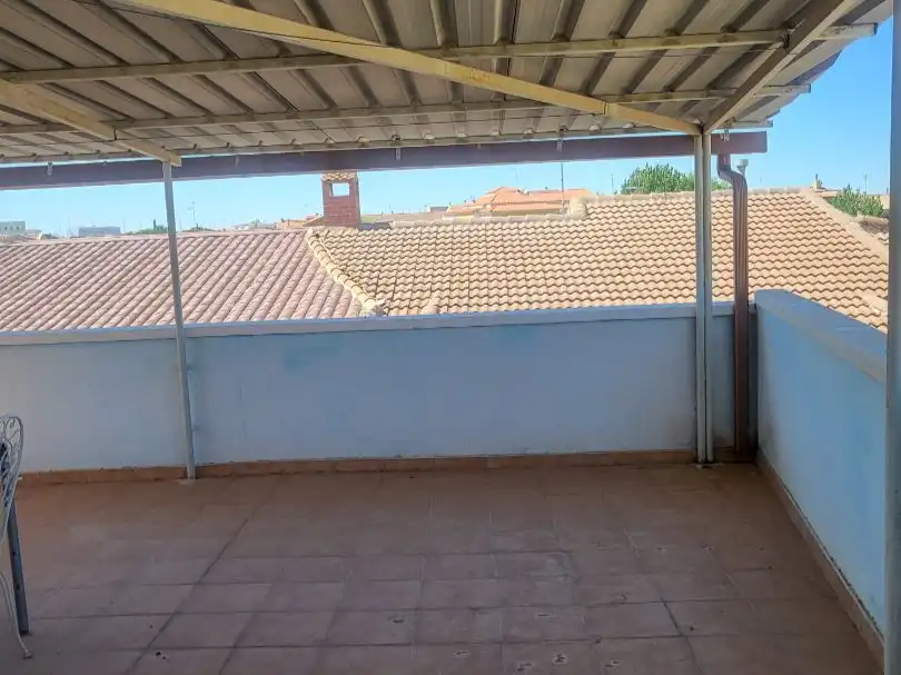 Einfamilien-Reihenhaus zum Verkauf in Calle Jardines, 1, Corral de Almaguer Terrasse von Einfamilien-Reihenhaus zum Verkauf in Corral de Almaguer mit Heizung, Terrasse und Möbliert