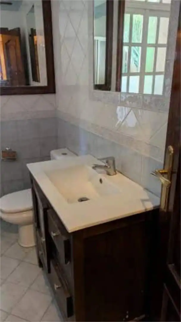 Baño de Piso en venta en Vigo  con Calefacción, Jardín privado y Terraza