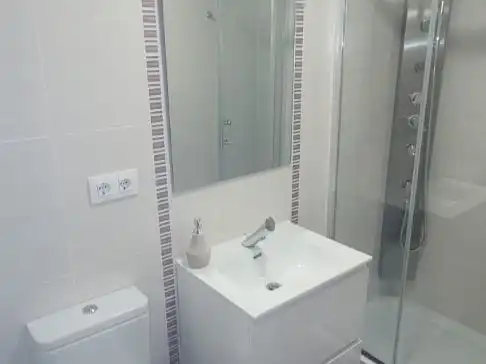 Duplexes for sale in Avenida Arenal, 37, Cabanas Bathroom of Duplexes for sale in Cabanas with Parquet flooring, Storage room and Furnished