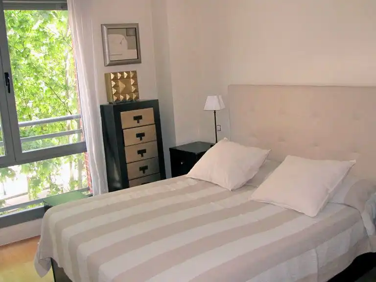 Wohnung zum Verkauf in Calle de Rafael Bergamín, 5, San Juan Bautista Schlafzimmer von Wohnung zum Verkauf in Madrid Capital mit Klimaanlage und Schwimmbad