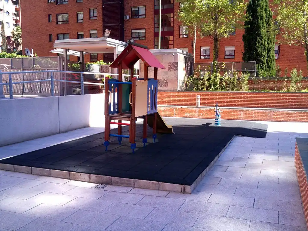 Wohnung zum Verkauf in Calle de Rafael Bergamín, 5, San Juan Bautista Terrasse von Wohnung zum Verkauf in Madrid Capital mit Klimaanlage und Schwimmbad