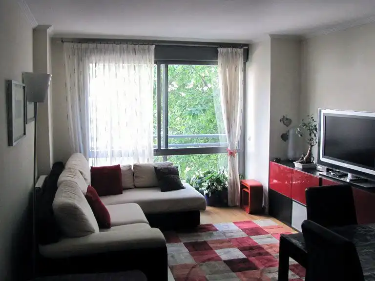Wohnung zum Verkauf in Calle de Rafael Bergamín, 5, San Juan Bautista Wohnzimmer von Wohnung zum Verkauf in Madrid Capital mit Klimaanlage und Schwimmbad