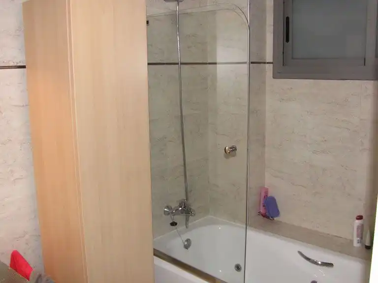 Wohnung zum Verkauf in Calle de Rafael Bergamín, 5, San Juan Bautista Badezimmer von Wohnung zum Verkauf in Madrid Capital mit Klimaanlage und Schwimmbad