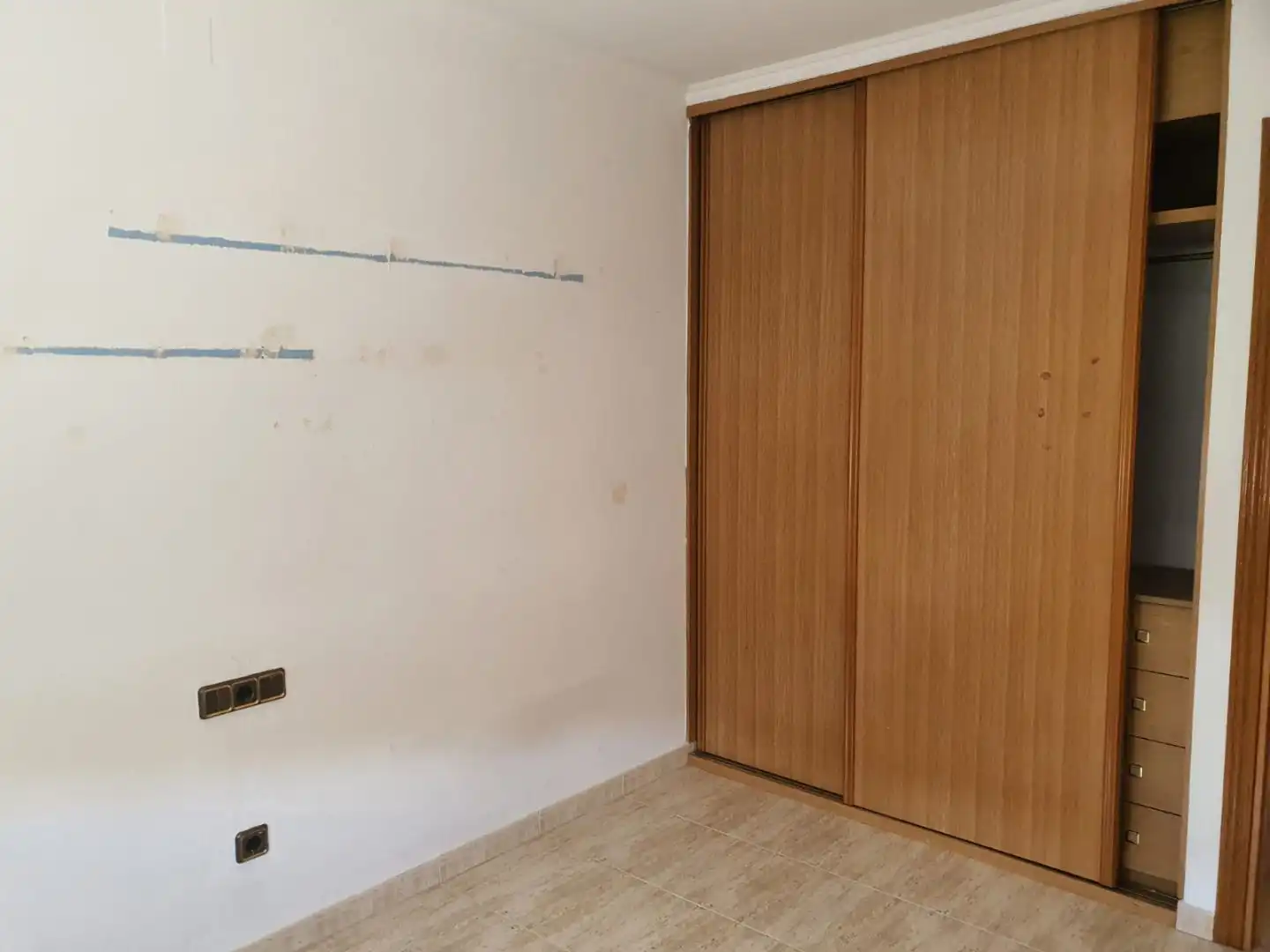 Casa adosada en venda a Urbanitzacio la Fontana, 3, Benavent de Segrià Dormitori de Casa adosada en venda en Benavent de Segrià amb Aire condicionat, Terrassa i Piscina