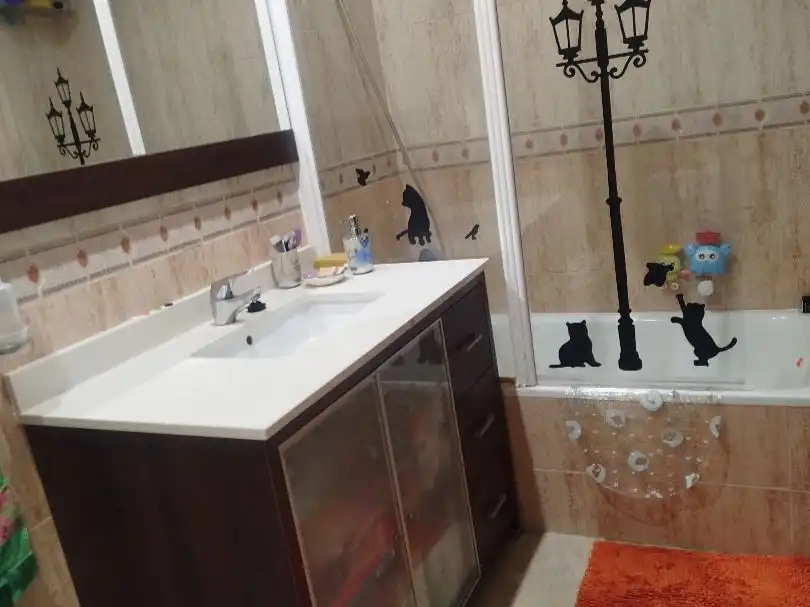 Piso en venta en Calle Maestro Manuel Serrano, 17, Almoradí Baño de Piso en venta en Almoradí con Aire acondicionado, Trastero y Parking comunitario