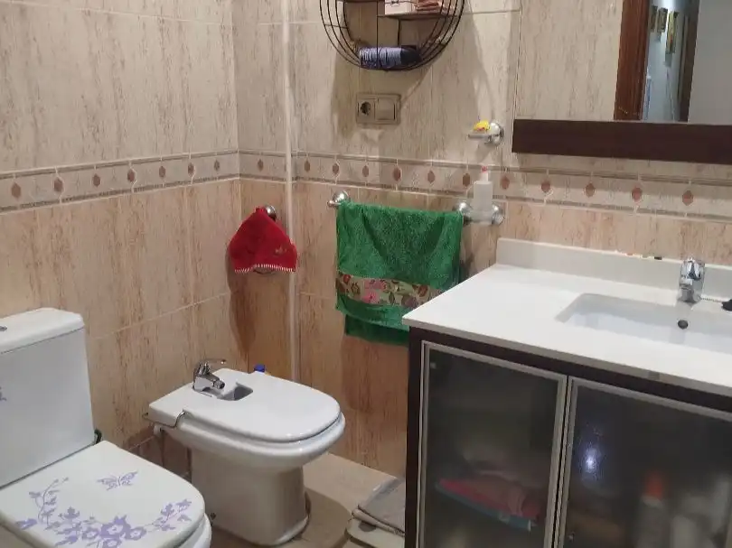 Piso en venta en Calle Maestro Manuel Serrano, 17, Almoradí Baño de Piso en venta en Almoradí con Aire acondicionado, Trastero y Parking comunitario