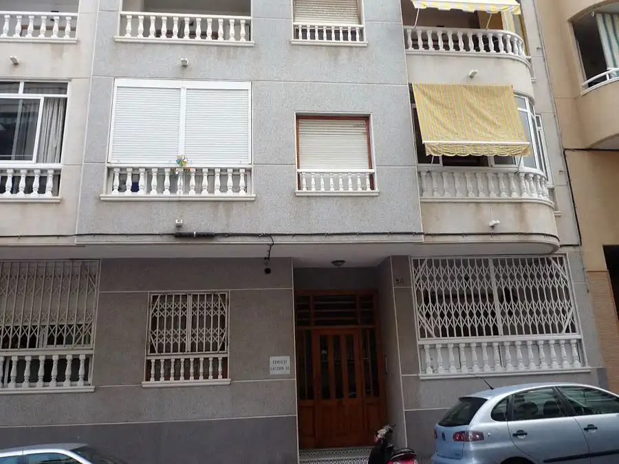 Flat for rent in Calle Fragata, 25, Avenida Habaneras - Curva de Palangre Exterior view of Flat for rent in Torrevieja with Furnished, Balcony and Video intercom