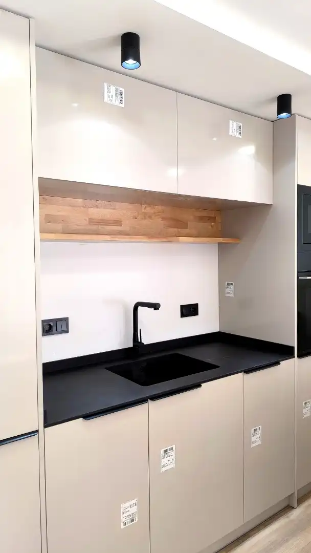 Piso en venta en Carrer de Gaspar Torrella, 9, Favara Cocina de Piso en venta en Valencia Capital