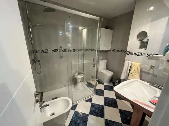 Flat for rent in Avenida Santa Marina, 27, Santa Marina Bathroom of Flat for rent in Badajoz Capital with Air Conditioner, Terrace and Balcony