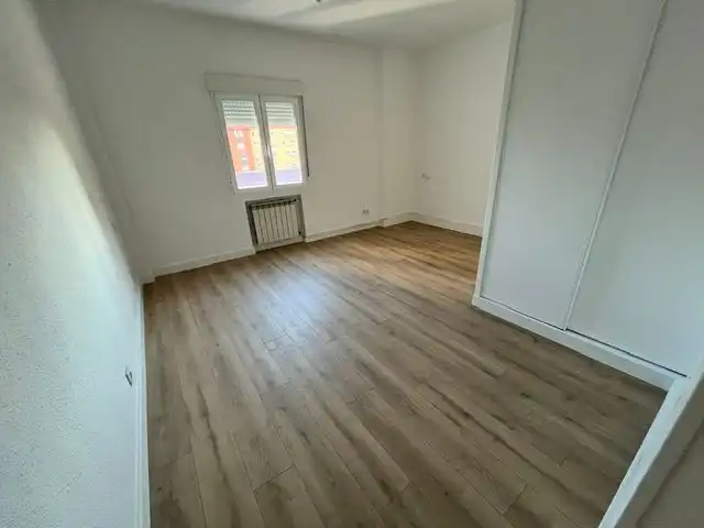 Flat for rent in Avenida Santa Marina, 27, Santa Marina Bedroom of Flat for rent in Badajoz Capital with Air Conditioner, Terrace and Balcony