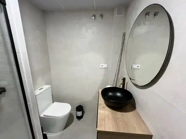 Flat for rent in Avenida Santa Marina, 27, Santa Marina Bathroom of Flat for rent in Badajoz Capital with Air Conditioner, Terrace and Balcony